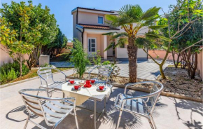Stunning Apartment In Fazana With House Sea View